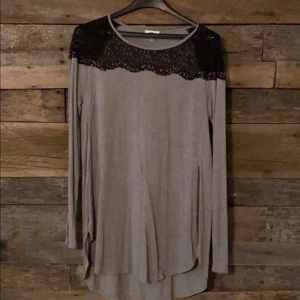 Old Navy - Grey & Black lace side-slit tunic
